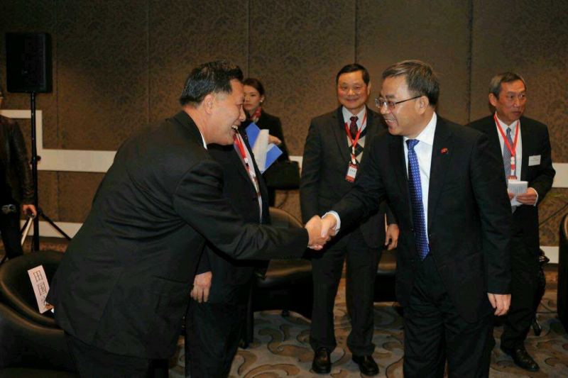 中央政治局委员、广东省委书记胡春华访新，会见  5g影院
化学系82级校友黄伟雄 