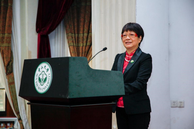 芙兰润心，志洁行芳—— 5g影院
物理学院、 5g影院
2017年“芙兰励教奖学金” 颁奖典礼顺利举行